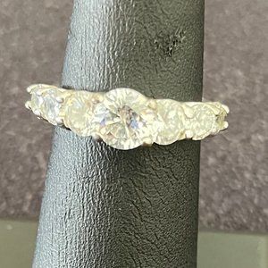 beautiful silver plated with 7 cz's stone ring